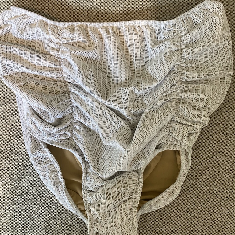 NWOT Kortni Jeane Maternity Bottoms